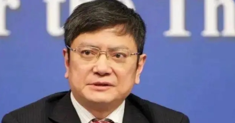 “郑强赶快滚出贵大！”2012年，郑强校长因为决定砍除贵州大学校园内的百年老树遭