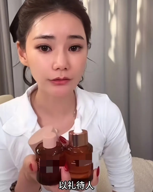 马筱梅，真的好会说。
直播时被黑粉骂，马筱梅却温柔的说：“我们不赶走他，来者是客