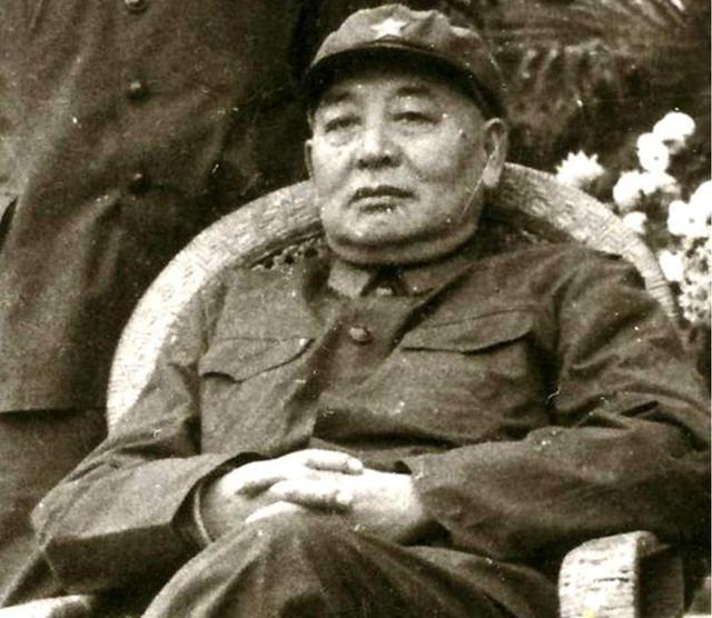他是抗美援朝的王牌军长，却仅授大校军衔，毛主席追加：开除党籍
1915年，尹先炳
