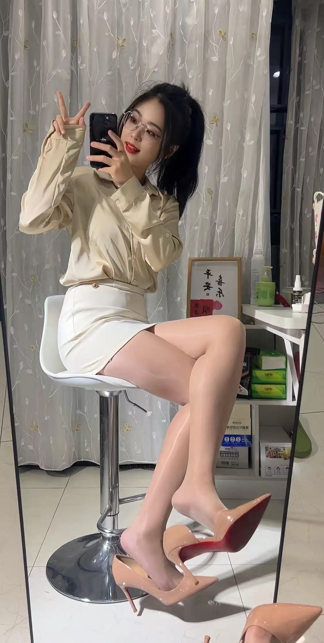 发个自拍看看有没有人喜欢哈哈哈