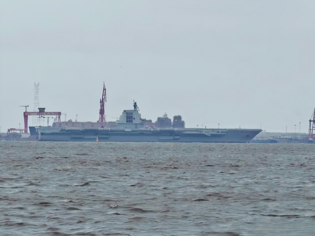 现场图曝光：福建舰出海进行第五次海试，或测试弹射舰载机

11月18日下午，珠海
