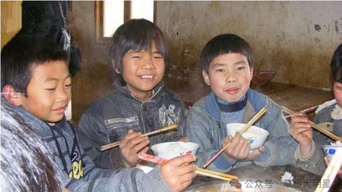 66个县挪用近20亿的农村学生餐补资金，乡村孩子饿肚皮！