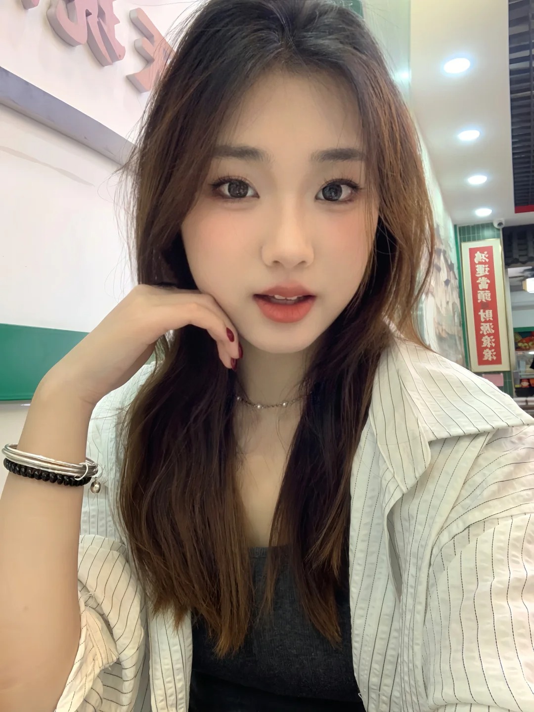任何人没有这条珍珠项链我都会伤心！！
这条珍珠项链真的好好看 日常都超百搭