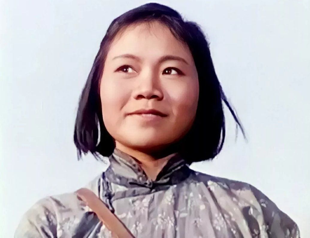 最不像明星的“明星”

小时候看《洪湖赤卫队》一度被银幕上韩英弄糊涂了，以为她真