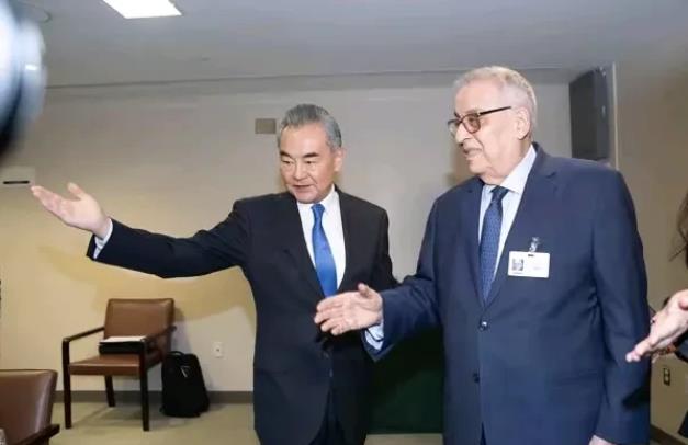 无需掩饰，当前局势下立场必须明确且坚定！
以色列明显要进攻黎巴嫩，这种情况下我们