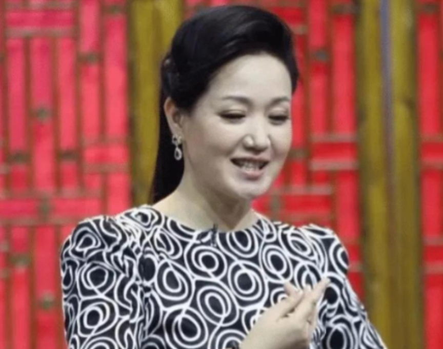 嘲讽烈士、侮辱国旗、毫无底线的在网上散播不良言论，艺人更应该有艺德！11月27日