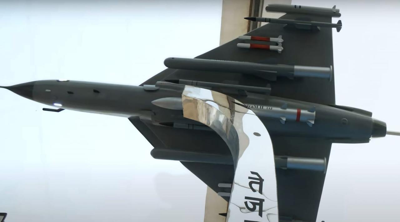 丰哥“雄起”了，自产Tejas Mk-2战机挂载可观啊~~
印度国产的Tejas