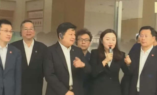 4月26号，新任中国国民党“民代机构”总召集人傅崐萁率团访问大陆，并在27号会见