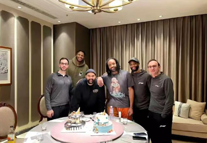 恕我直言，有点不理解辽宁男篮俱乐部为什么不给球队里的这些外援过生日，都是这些他国