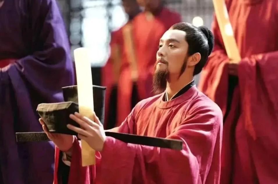 宋史里的奸臣传非常有意思，看到这些人名你都会疑惑，这些人为啥是奸臣？

章惇平定