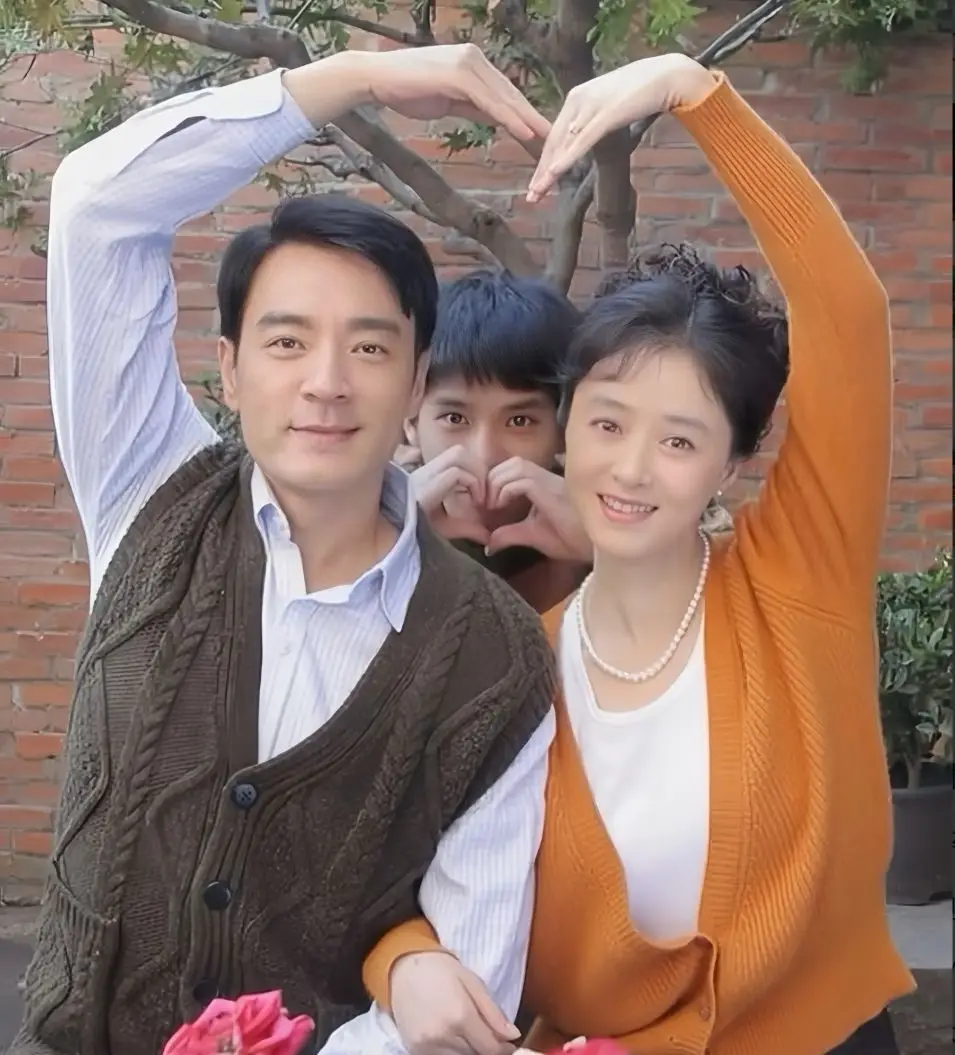 一次，金星问杨幂：“你长得这么漂亮，遇到过潜规则吗？”杨幂坦言：“遇到过啊，在娱