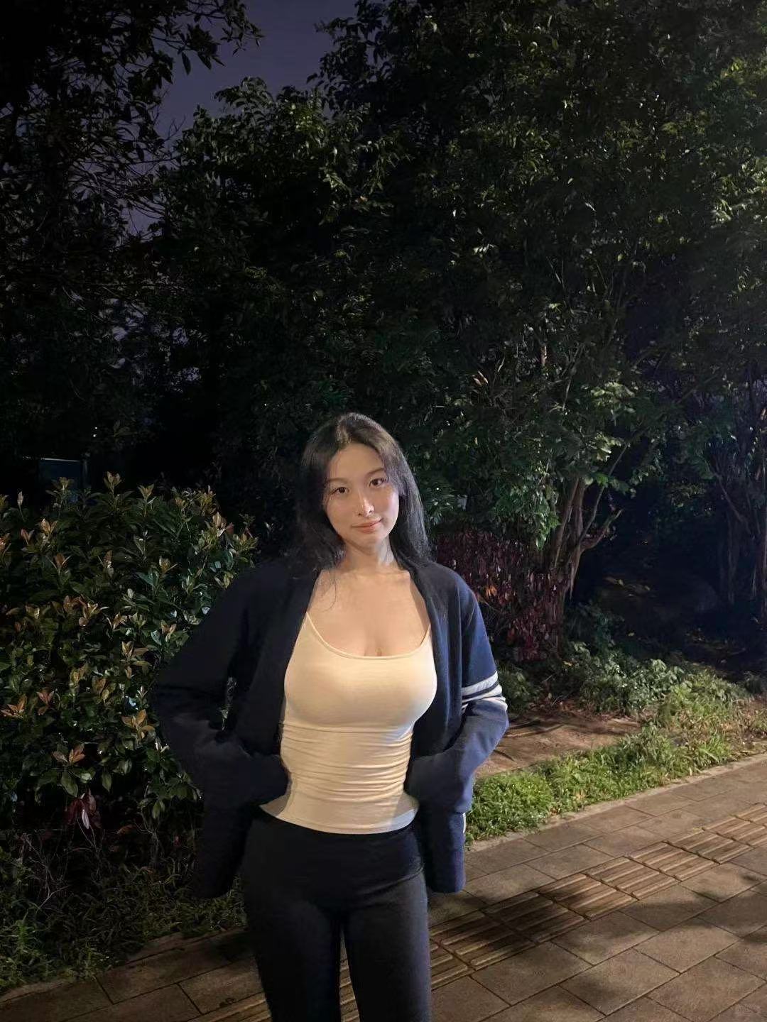 又要陪老板出差了看来短时间回不来了哈哈哈哈