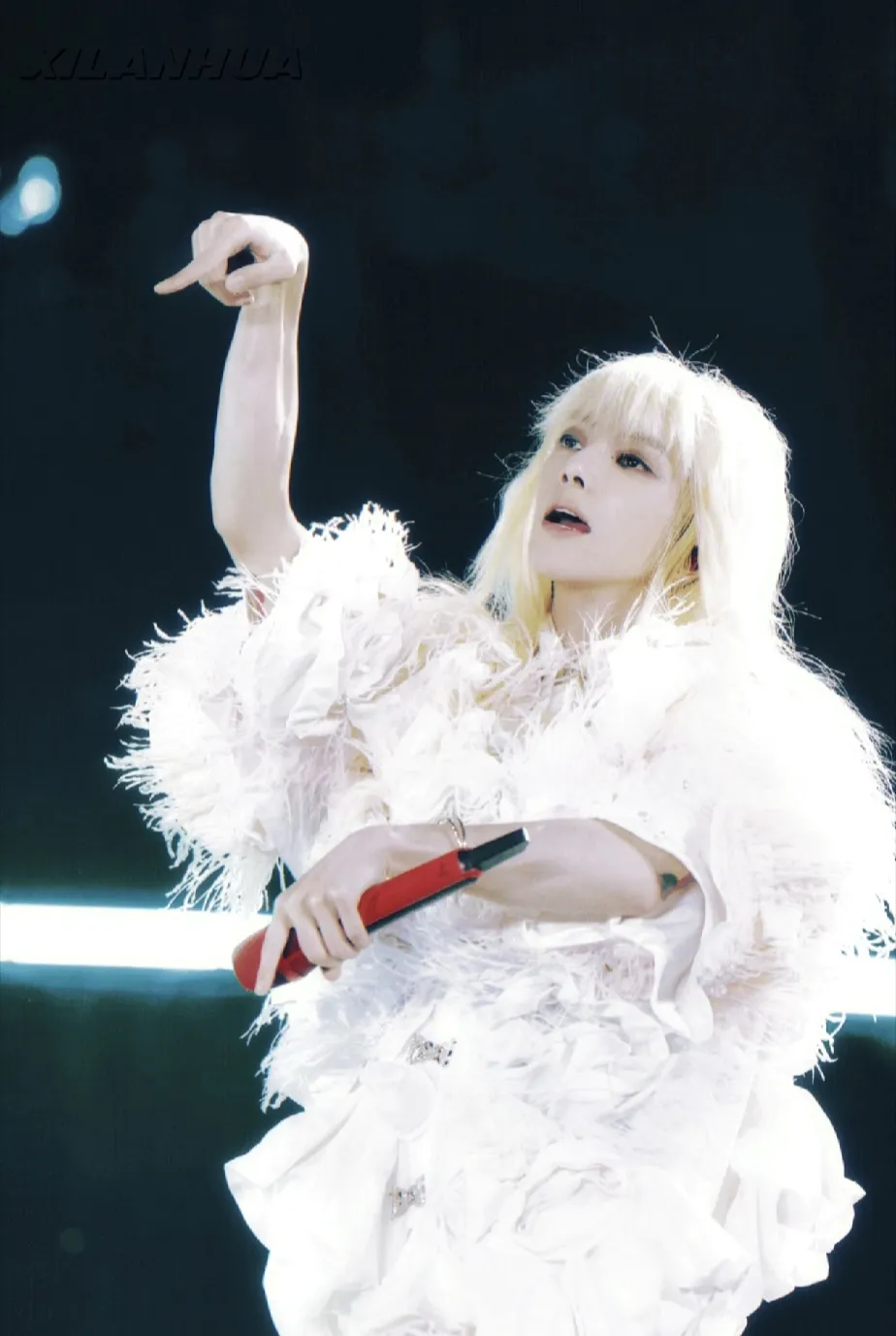 华晨宇，地位已超天王！

不得不承认他的人气，已经连天王都无法匹及，
你可以不喜