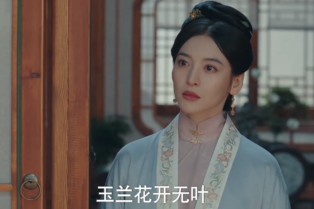 《九重紫》真算得上是一部“恋爱脑”云集的剧了。
 
剧中有这四个“恋爱脑”：
 