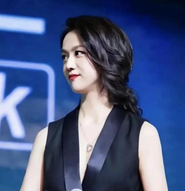 汤唯：永不止步的追求，在演艺圈中绽放光彩