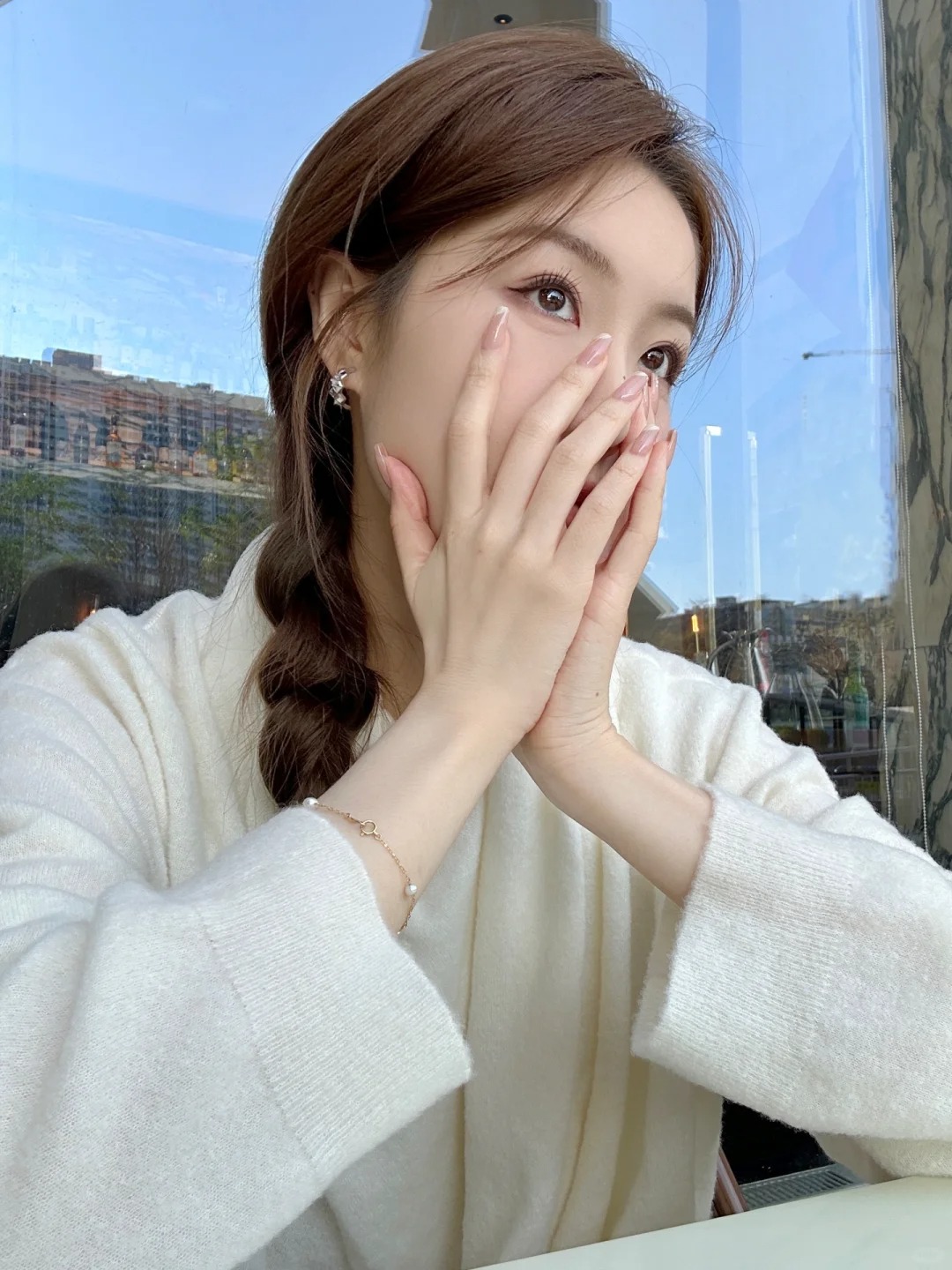 new nails💅🏻春日美甲
有点不一样的线条法式
好适合春天🌸
裸甲y