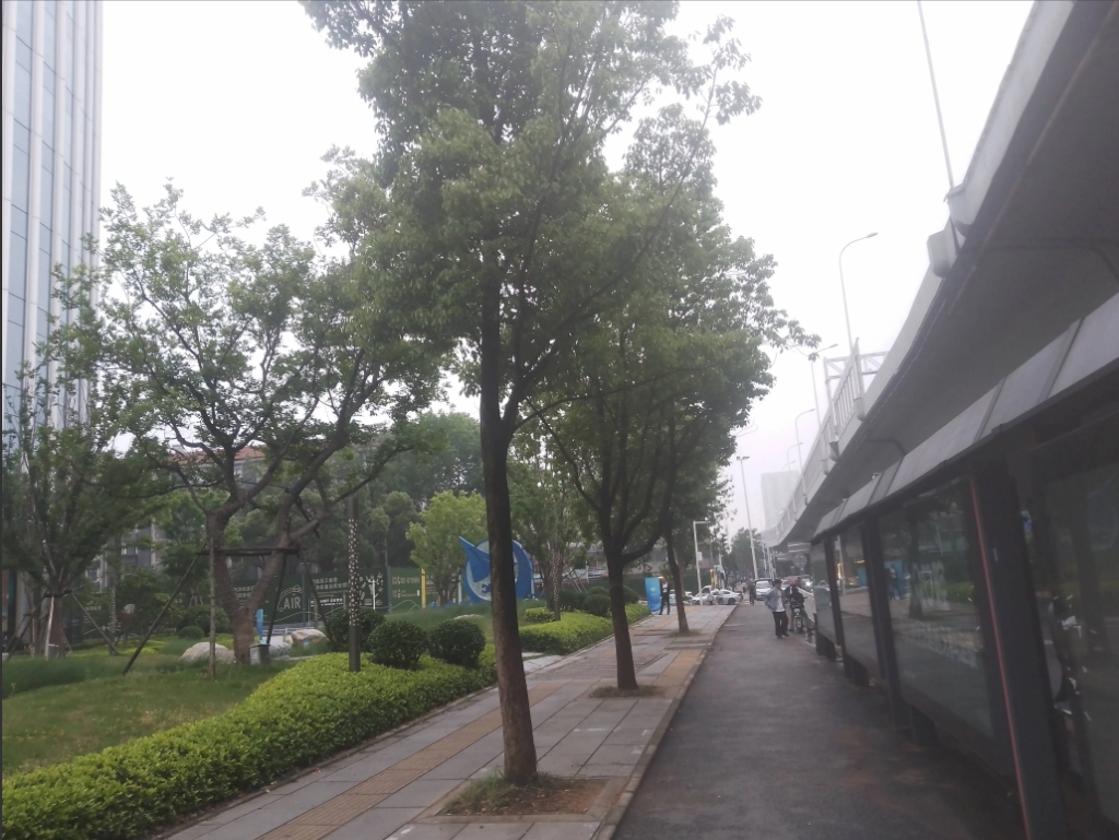 五一劳动节，工作该歇歇。我也想休息，老板不同意。

打工人都知道，今年事难做，钱