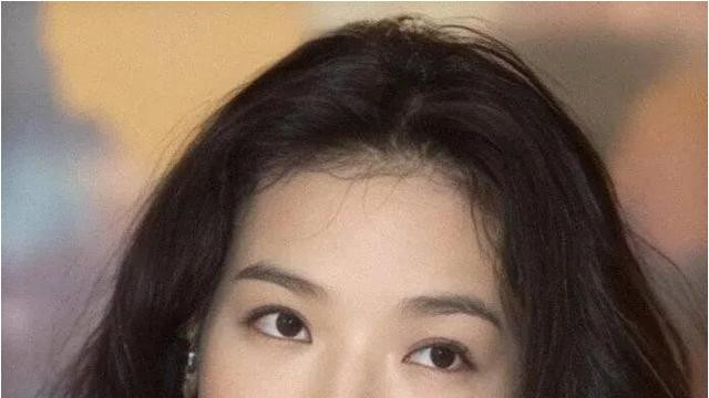 厚嘴唇能有多美？舒淇的嘴唇是经典，可还有人更胜一筹