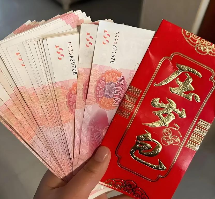 广州，男子看到13岁女儿有3万压岁钱，向她借3万元去应急，并承诺只借3个月，每月