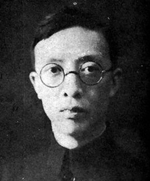 1947年，中统局长叶秀峰在看到报纸时，被一则广告吸引了注意力：“寻找银老太太！