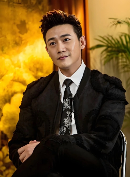 陆毅携家人现身香港烤肉店