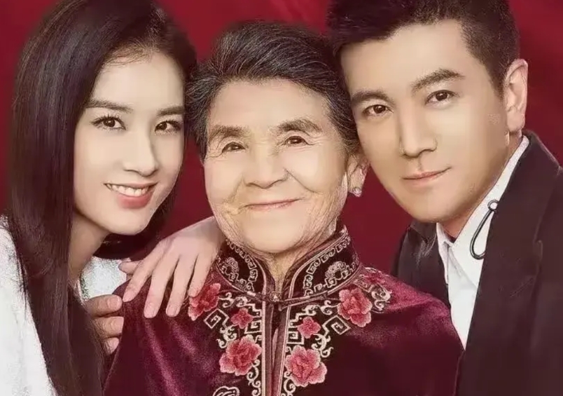 杨子离婚，所有人都皆大欢喜！
除了杨妈

杨妈刘丽芹对这个儿媳相当满意，因为
前