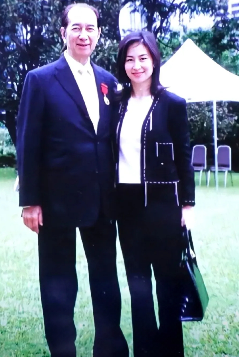 如果何超琼是个男的，那么现在何家已经是顶级豪门了吧，无非是3个原因：
1:何超琼