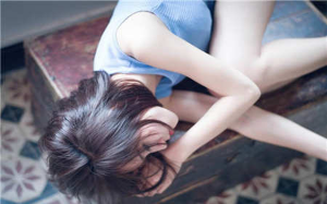 我穿书成了预言家，因嘴欠系统装死机，为活着，只好创飞绿茶女主了。