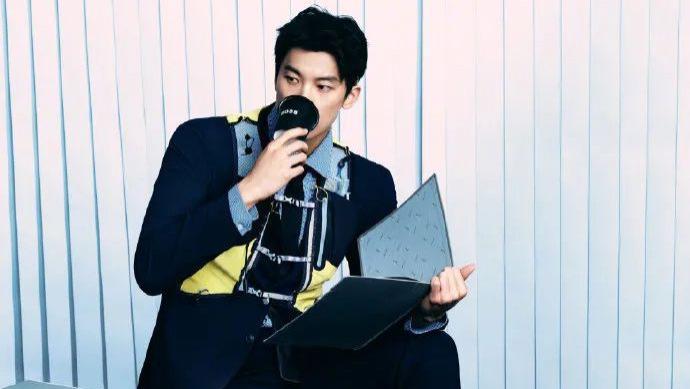 帅到震惊韩国、惊艳巴黎，这男人太招摇了吧！网友：“原来是他，确实帅！”