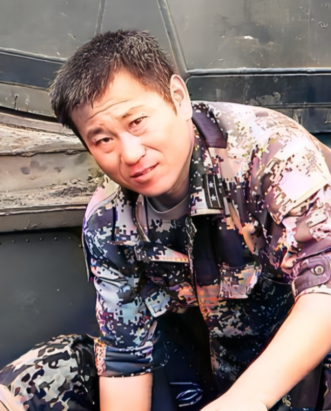 2010 年，一辆步战车突发故障。厂家前来检查后，给出高达 20 万的维修天价。