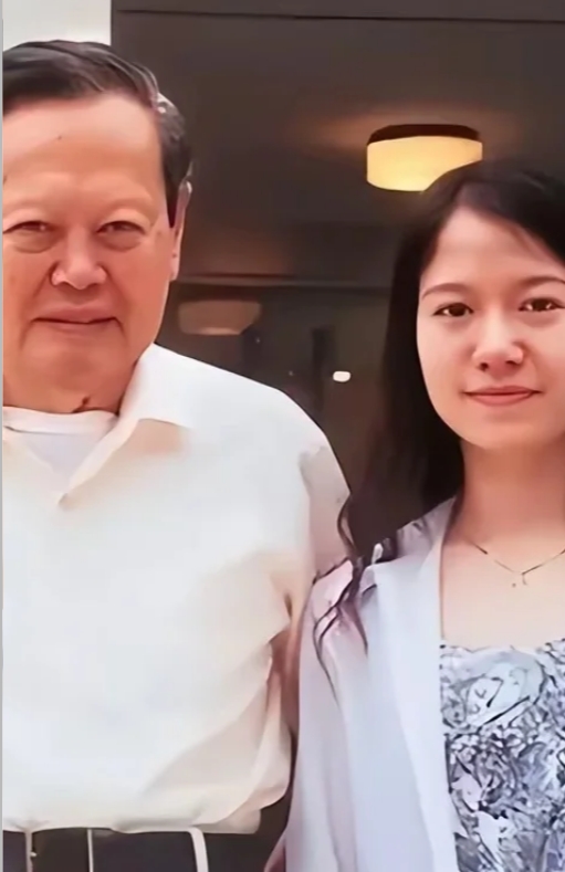 翁帆杨振宁：跨越年龄的爱，璀璨如星辰