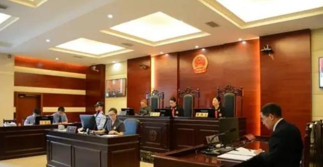 [中国赞]河南，一男子春节回家，为充面子租了辆宝马，村支书以为他发大财，半开玩笑