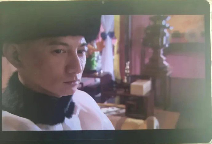 为何李公公饮下毒酒身亡后，四爷落泪