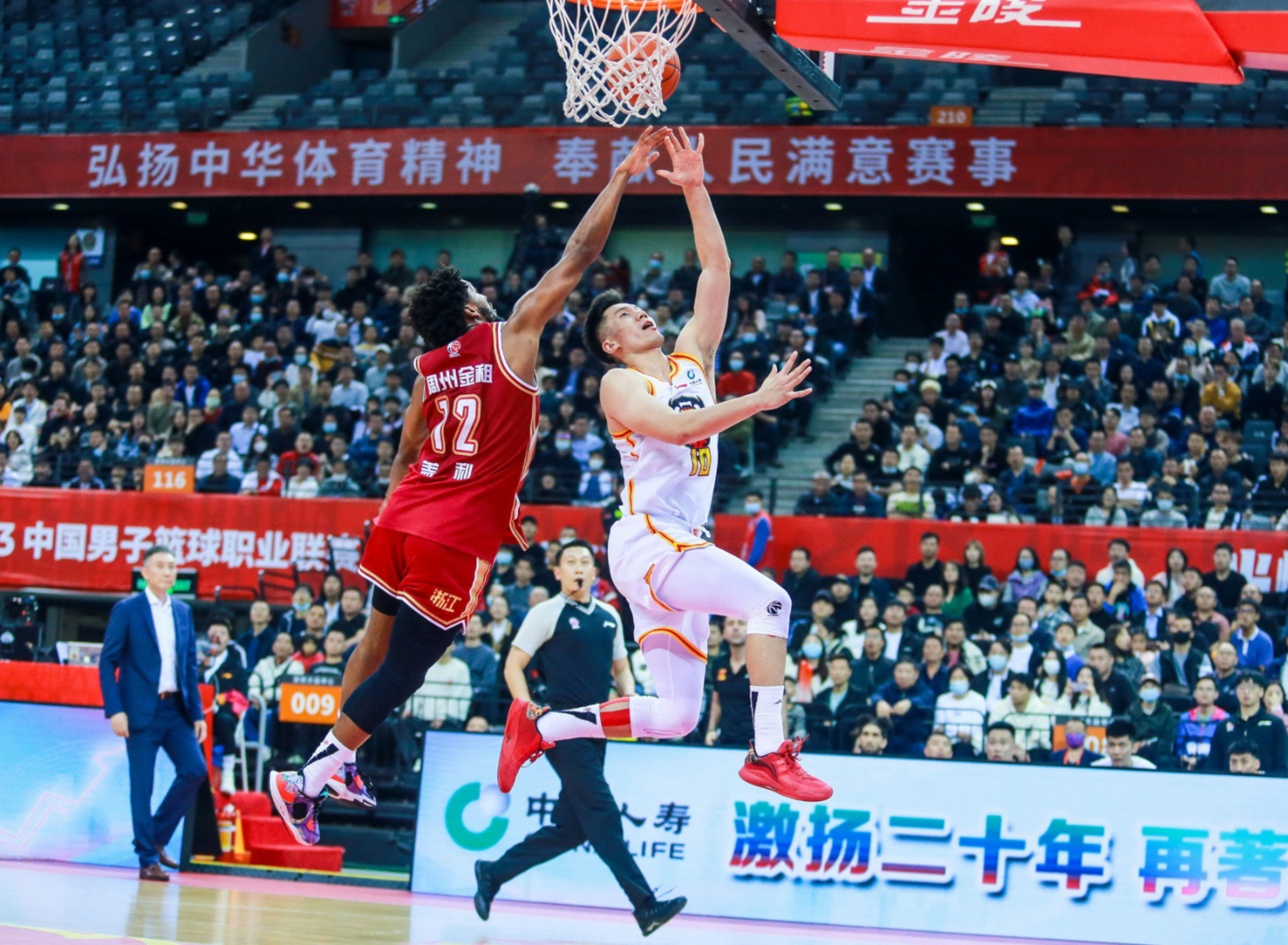 周鹏的爱徒化身二郎神，球迷彻底懵了