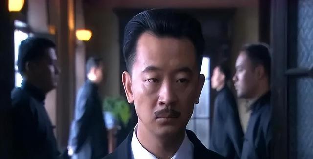 一场同学聚会，揭开了黄海波的“江湖地位”，难怪曲栅栅不离不弃（黄海波最近视频）-第5张图片-九妖电影