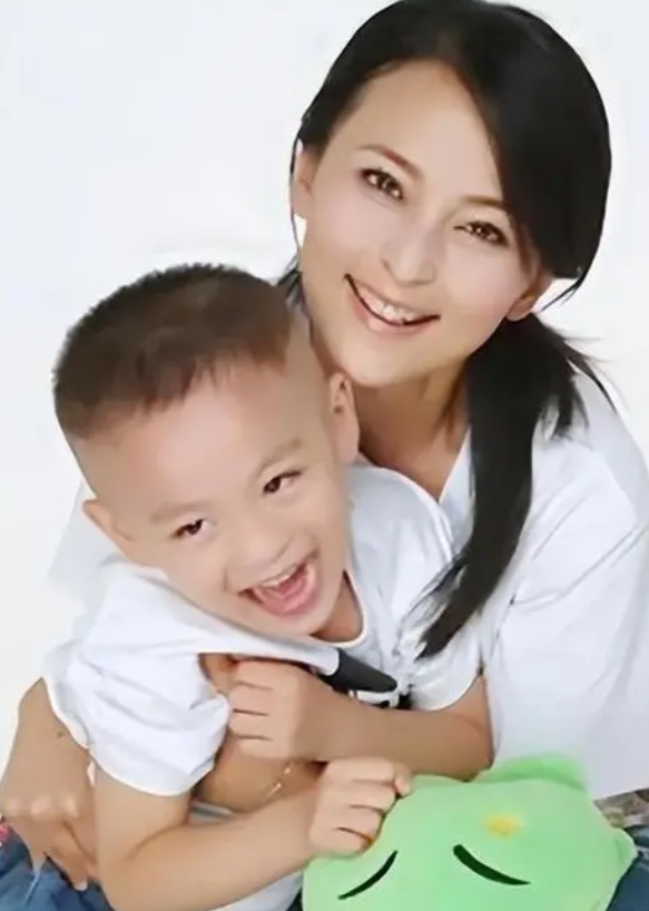 何音：命运波折，终寻幸福