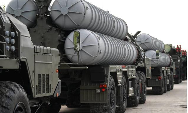 乌军在库尔斯克之战中遭受俄军弹道导弹的猛烈打击，损失惨重。这场战役不仅改变了战局