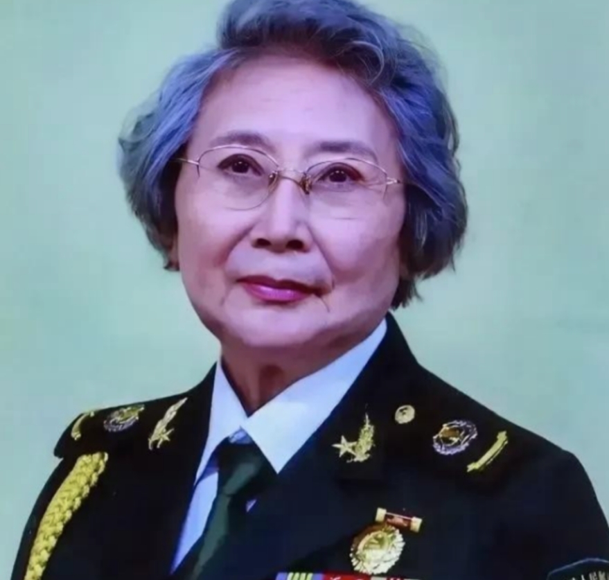 她曾是八一厂正师级明星，谁也没想到，长的漂亮，演技也好的她，却并没有王晓棠、田华