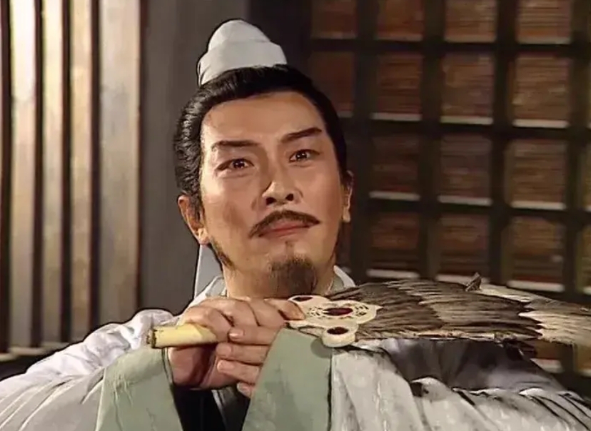 诸葛亮，真不是你想黑就能黑的
一，战略。有了丞相，刘皇叔才从一个小县城开始，结盟