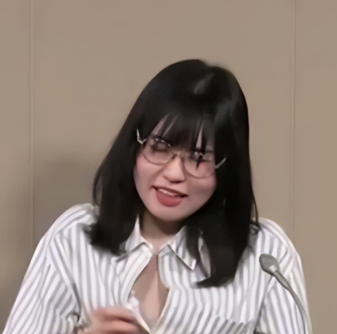 整活还得日本人！2024年，日本东京市长竞选，一女子上台演讲时，突然说自己太紧张