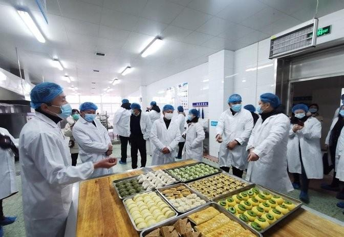 200元成功拿下4500人的中学食堂？如果你以为这是天大的笑话，请打开格局∶
两