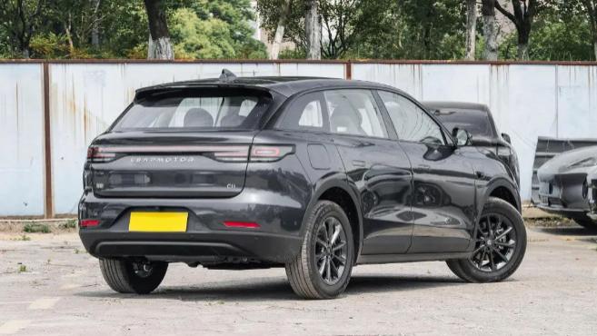 2025年换新能源车，选增程还是插混车​？哪种更适合普通人​家用？​