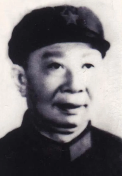 1942年，在八路军的转移过程中，频繁被日军发现行踪，这让司令员感到事有蹊跷，于