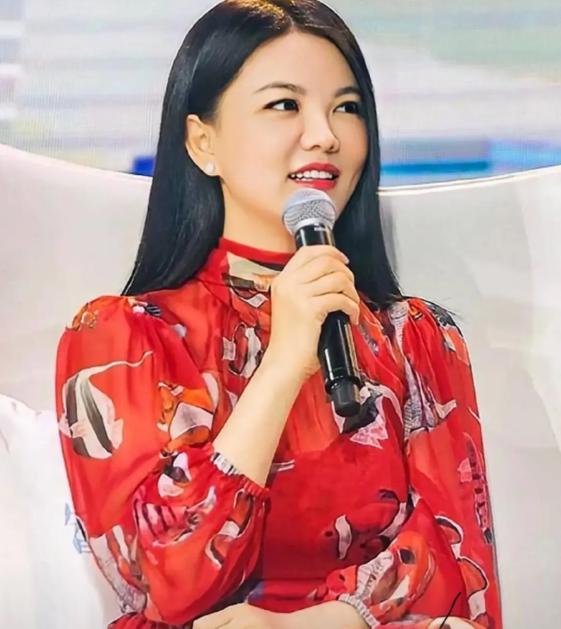 李湘有钱的原因

我们先来看看李湘的家庭成员
‌父亲‌：曾任人民法院院长，也有说