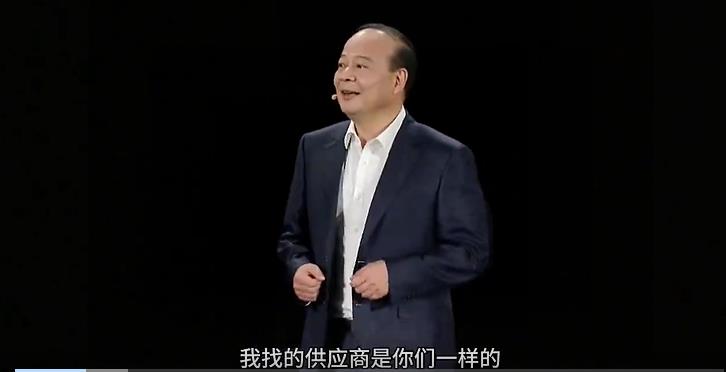 宁德时代老板曾毓群一语道破天机，有些厂家是供应商研发。

在华为享界S9发布会上