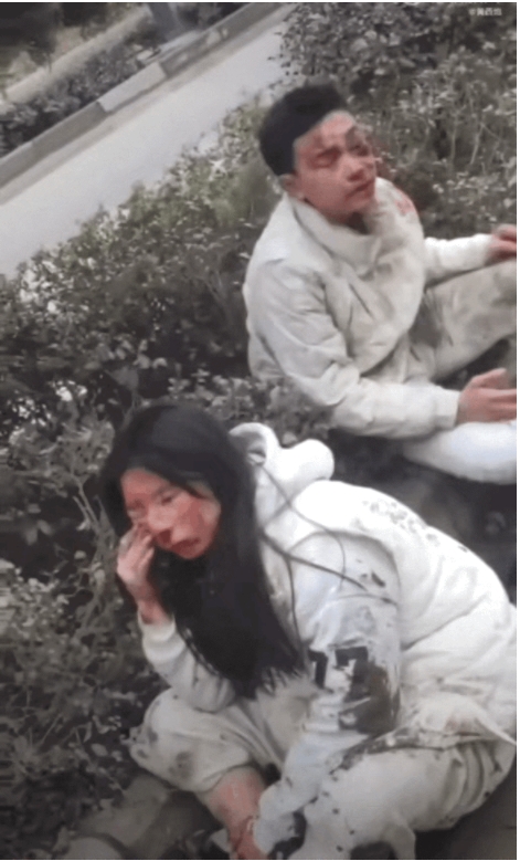 摩托车太危险了，可得注意安全啊，最好不要骑摩托车！我们常讲，开汽车是铁包肉，而骑