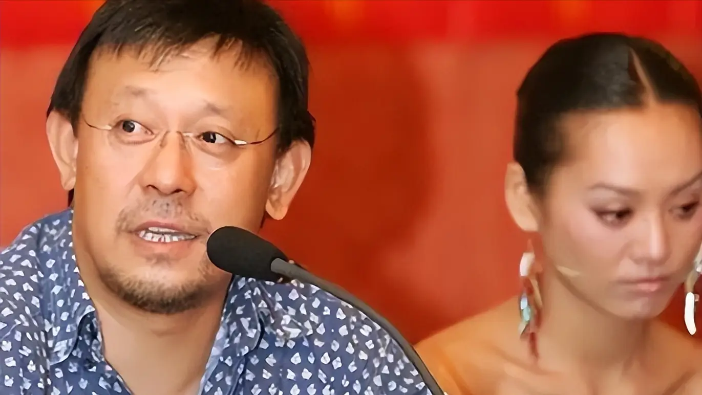 在《阳光灿烂的日子》片场，刘晓庆最后一次问宁静：“你真的要和我抢男人？”宁静轻蔑
