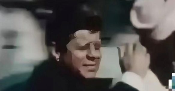 肯尼迪遇刺的录像解密了，结果吓人！

他不是被狙击打死的，而是司机和特勤局的人近