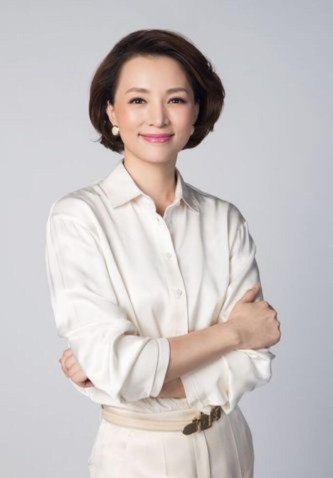 董卿：从青涩少女到荧屏女神的蜕变