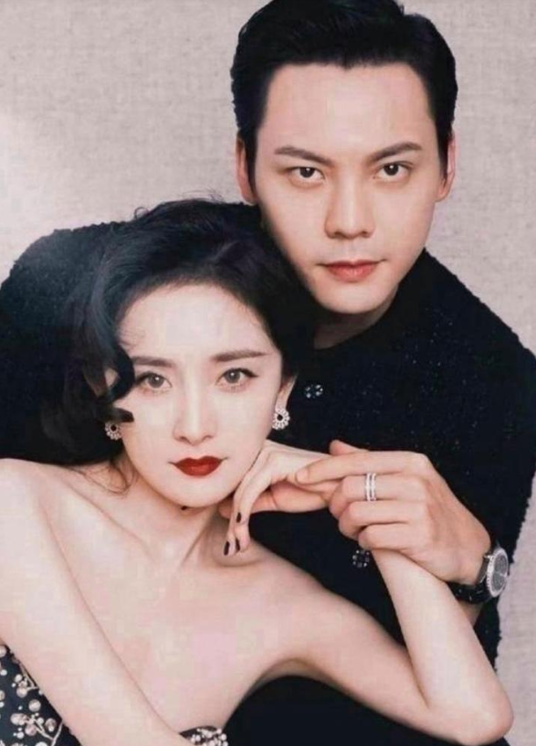 杨幂与陈伟霆居然官宣恋爱了！可以合法过夜了！

近日，娱乐圈迎来了一个令人意想不